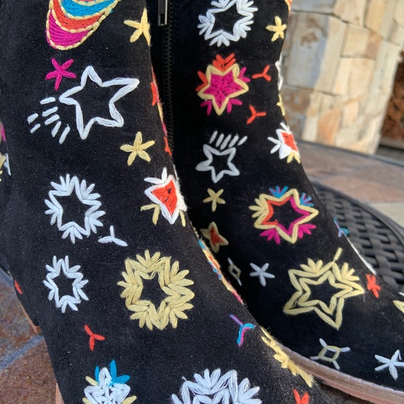 Free People * Bowers Celestial Embroidered Black Leather & Suede Ankle Boots - Picture 8 of 16